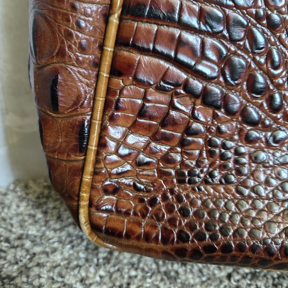 Brahmin Tan and Silver Crocodile Crossbody Bag - Picture 7 of 13